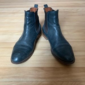 Ten points leather Chelsea boot